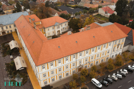 Mesterhármas Bundula Marcella zongoratanárnőtől