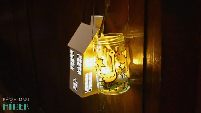 Több száz lámpás fénye világította meg a Hősök terét Márton napján Bácsalmáson